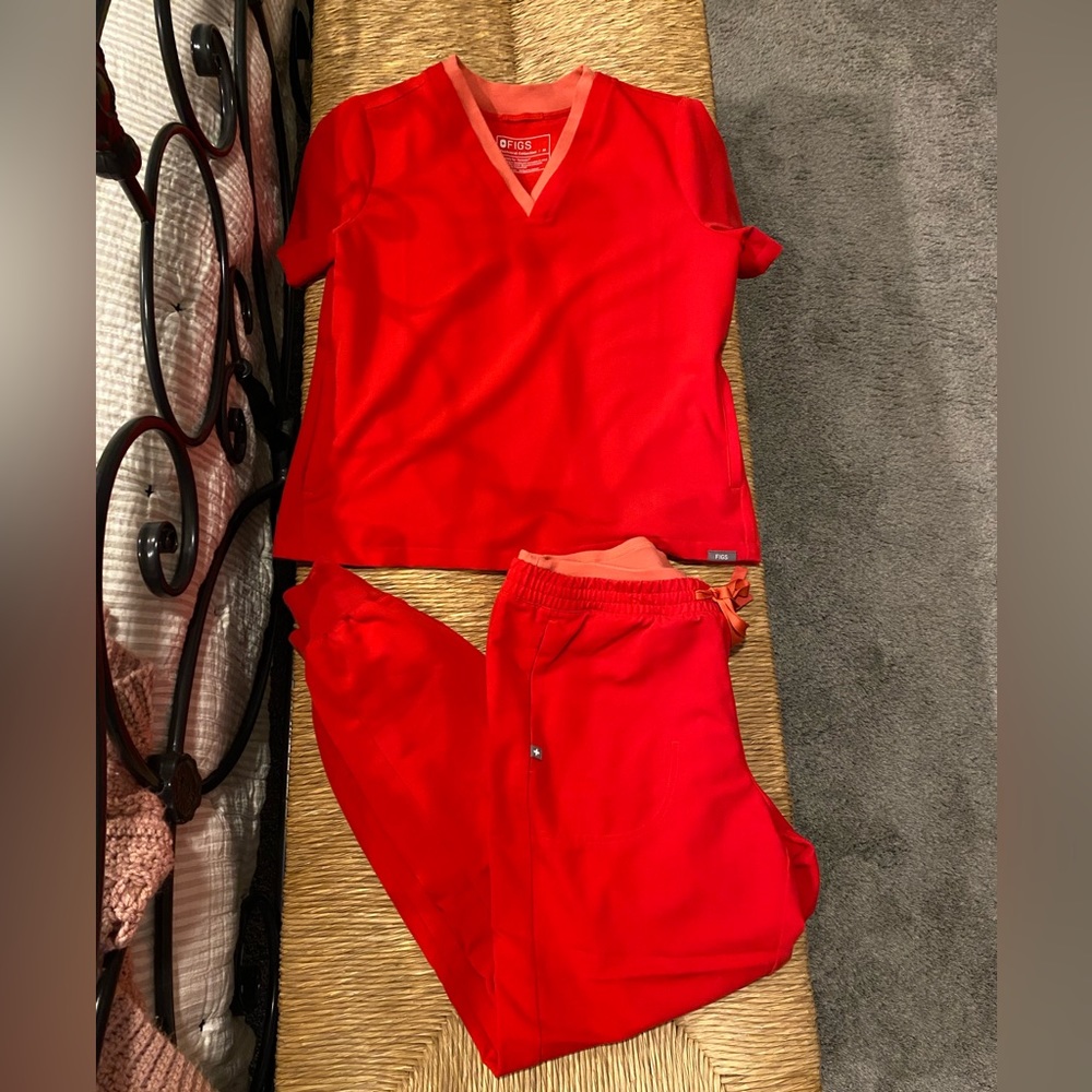 Figs scrub set! Beautiful red with blush/clay inset on waistband & neckline